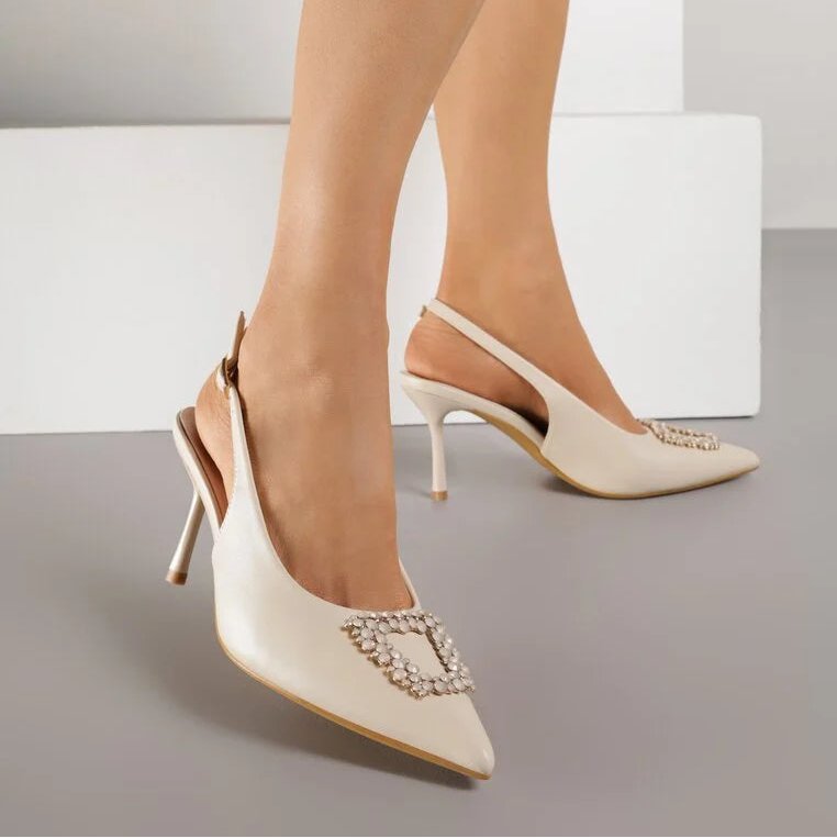 Escarpin à talons hauts avec boucle en zircon cubique en forme d'étoile