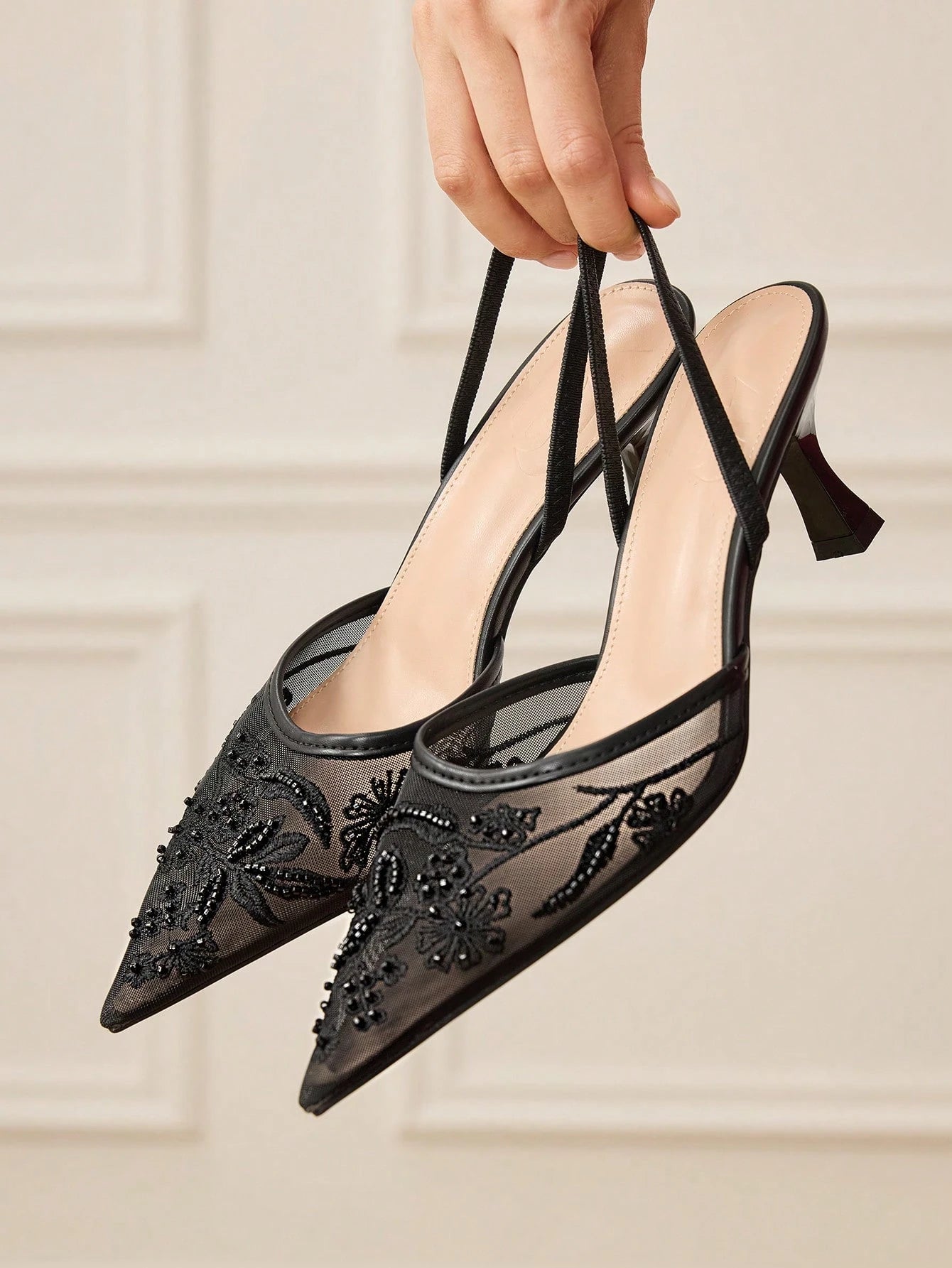 Escarpins Slingback en Résille Brodée