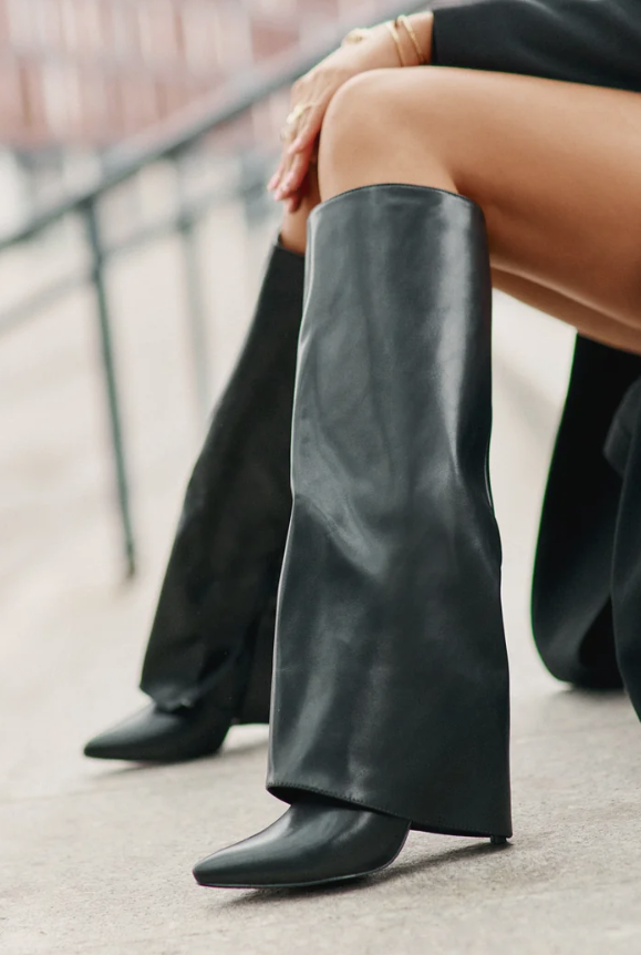 Bottes à talons Aiguilles avec une tige retroussée à la mode