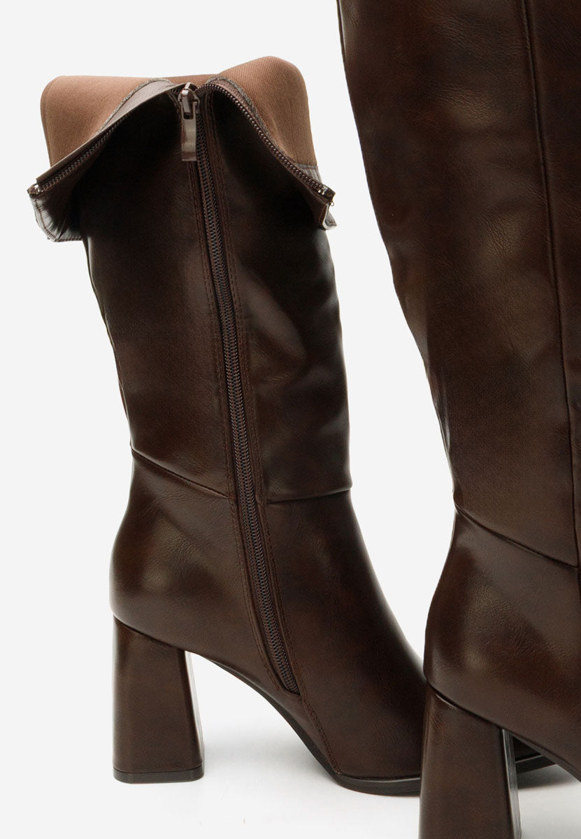 Bottes à talons hauts