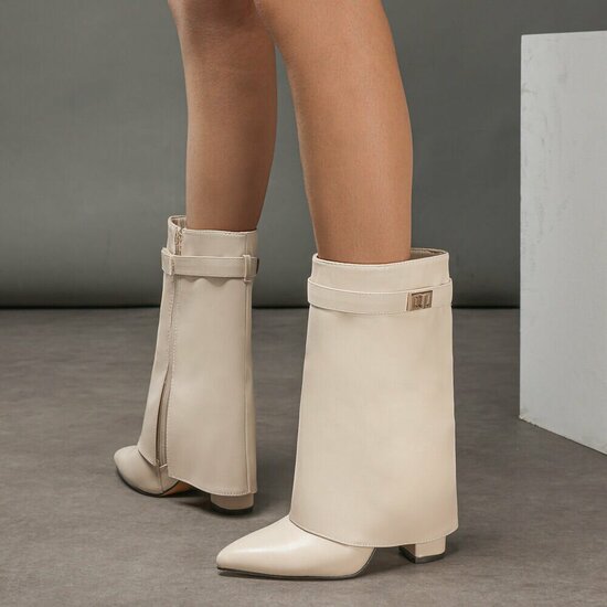 Demi bottes à talons avec tige à revers et ornements