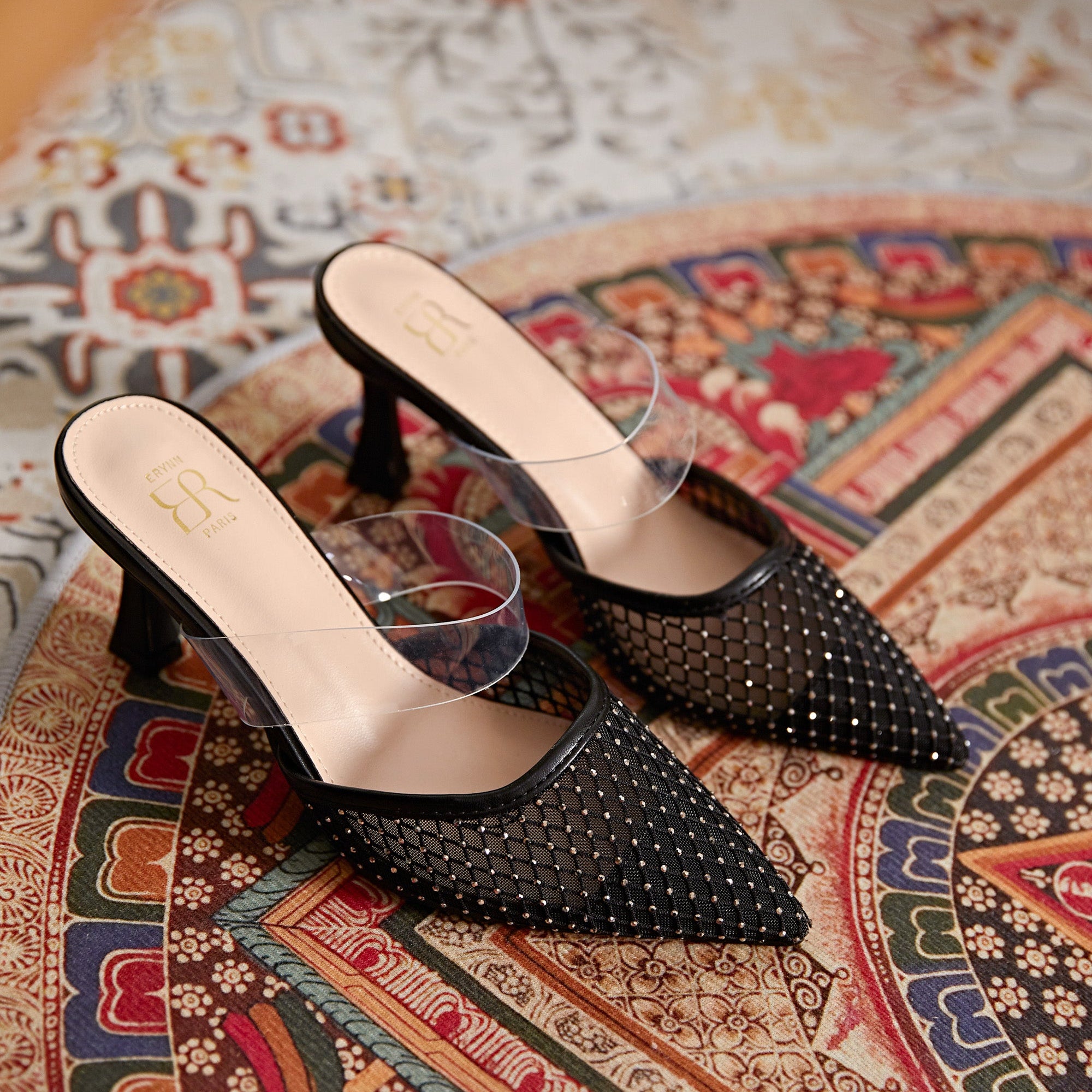 Escarpins en mesh et une bride transparente