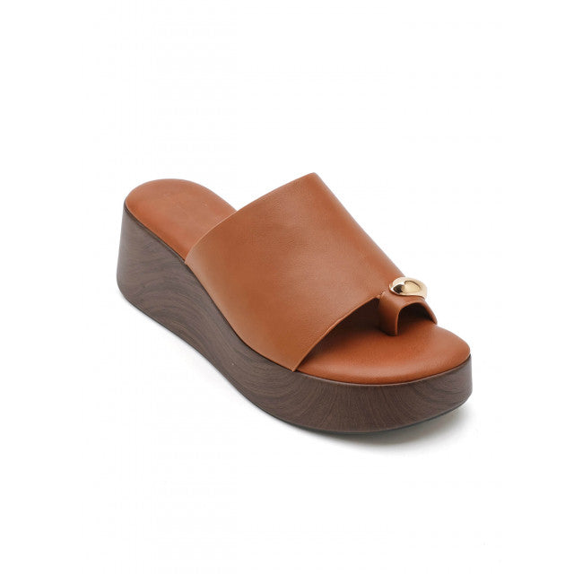 Mule Compensée en Cuir Camel avec Détail Doré