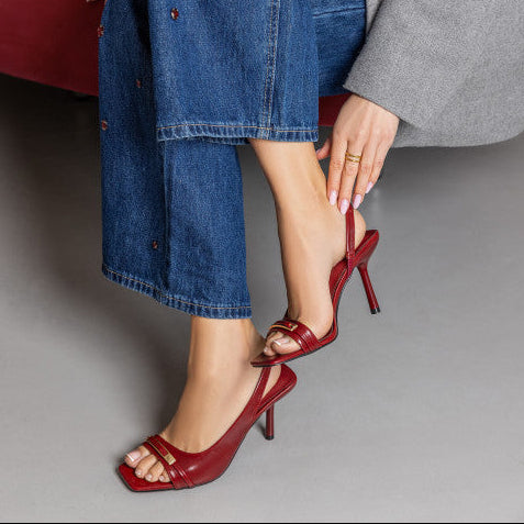 Sandales à Talon "Slingback" – Élégance Minimaliste