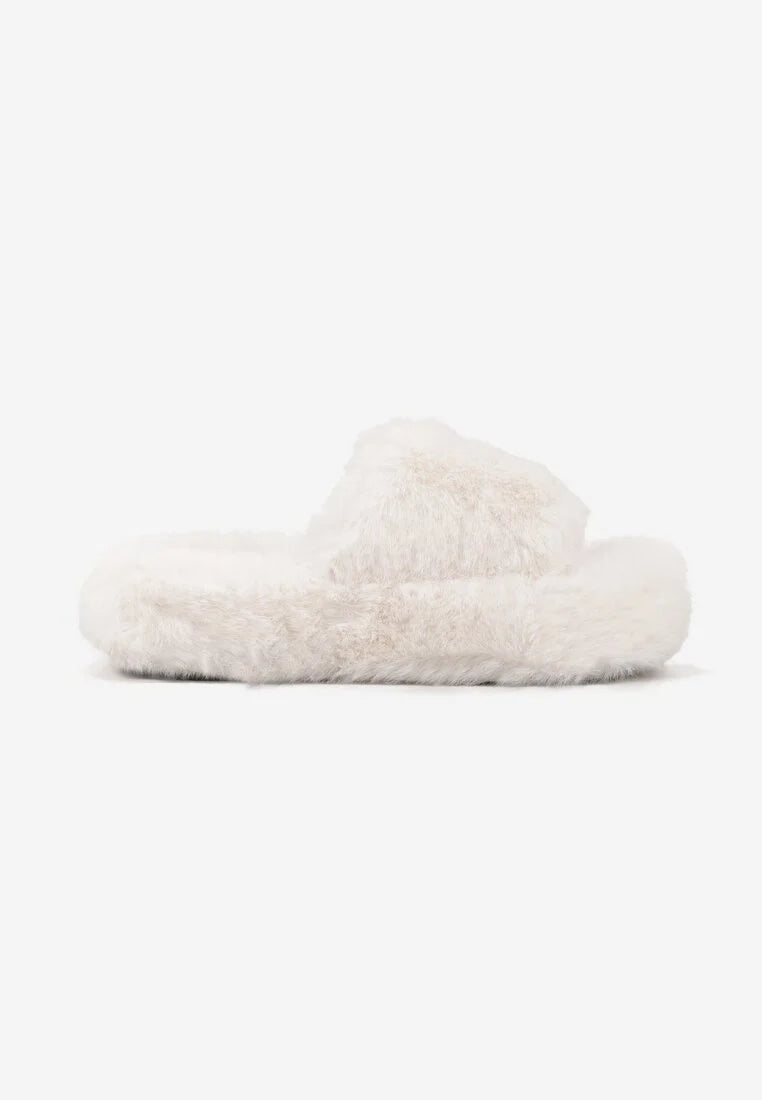 Chaussons plats beiges avec fourrure
