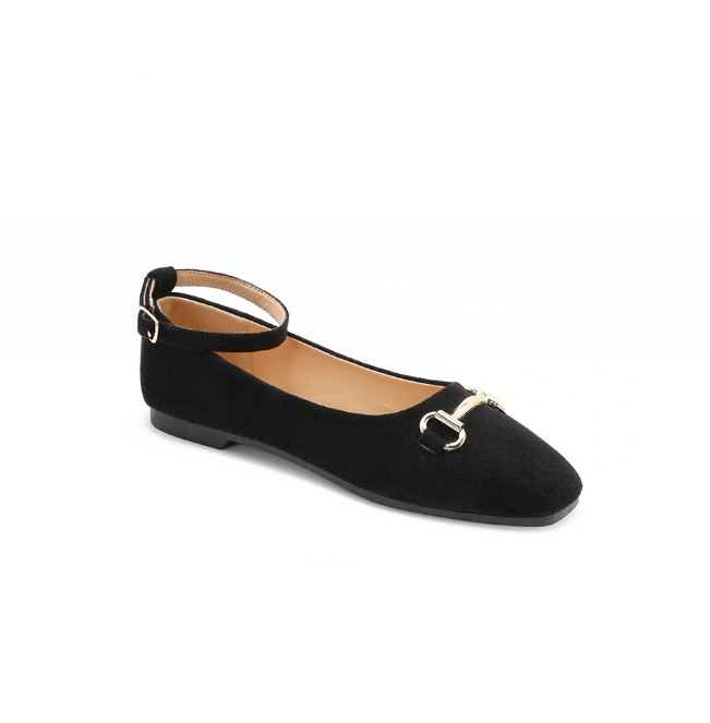 Ballerine à boucle et lanière