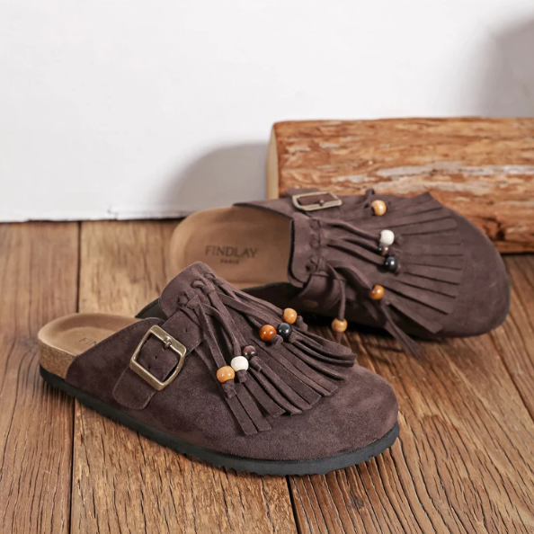 Sabot en textile avec franges et perles