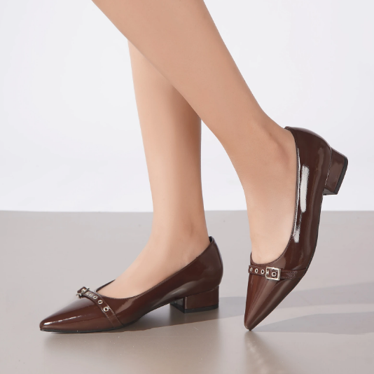 Ballerines à talons à lanières