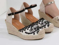 Espadrilles Compensées à Broderie Anglaise