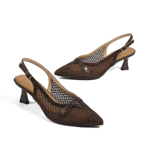 Escarpins slingback à talon chaton