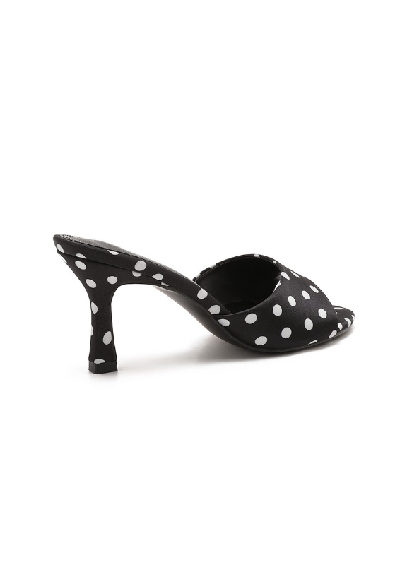 Sandales à talons simple avec bout ouvert et rond