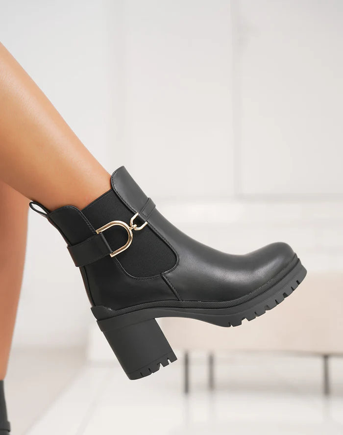 Demi bottes à talon moyen et boucle dorée