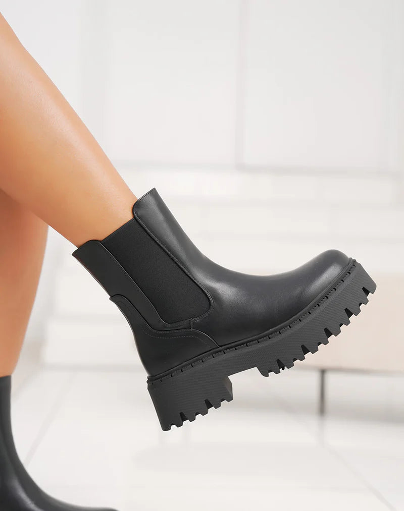 Brodequin femme style à plateforme crantée et intérieur fourré