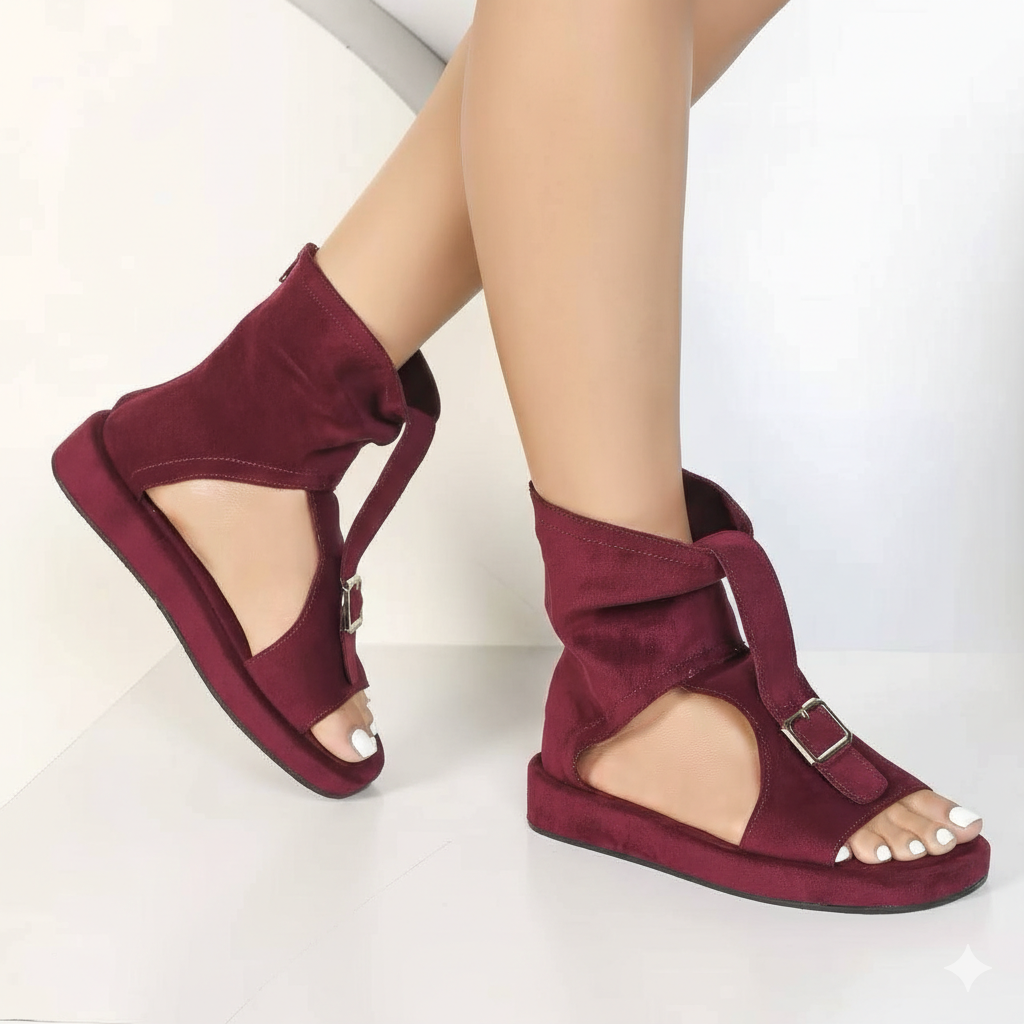 Sandales en daim avec une bride de cheville