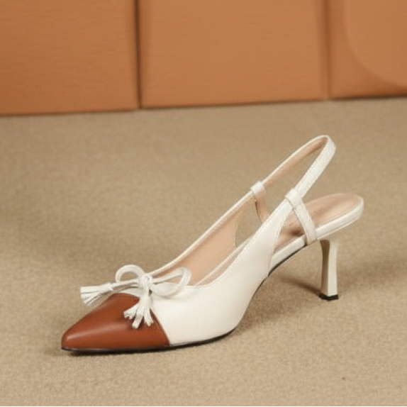 escarpins slingbacks au design sophistiqué et intemporel.