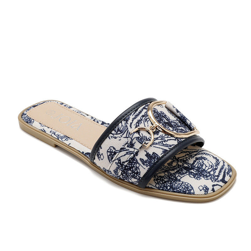 Craquez pour ces sandales plates au charme naturel et estival