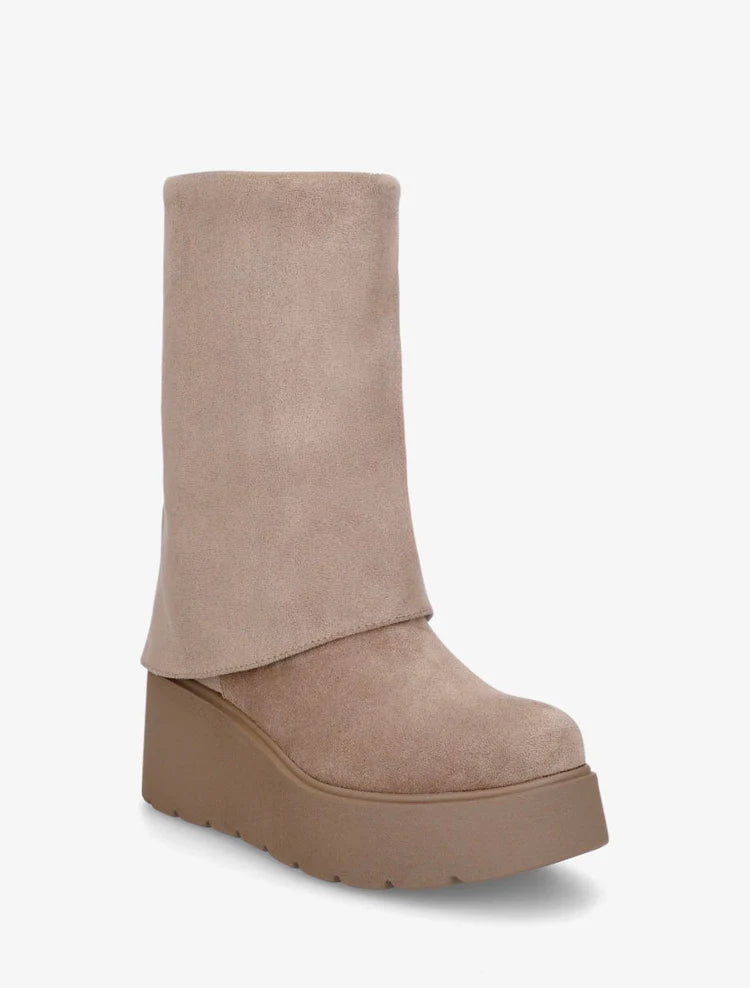 Bottines en daim à revers et talon compensé