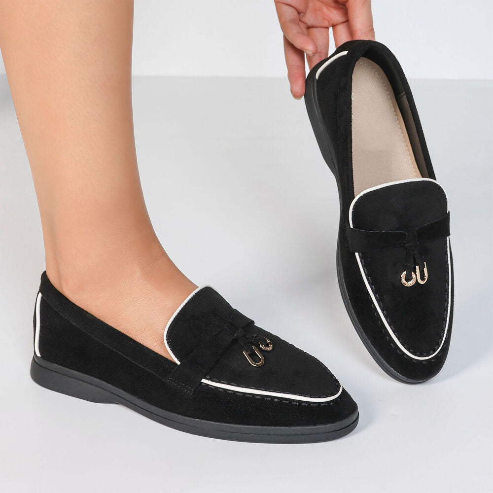 Mocassins avec breloque métallique