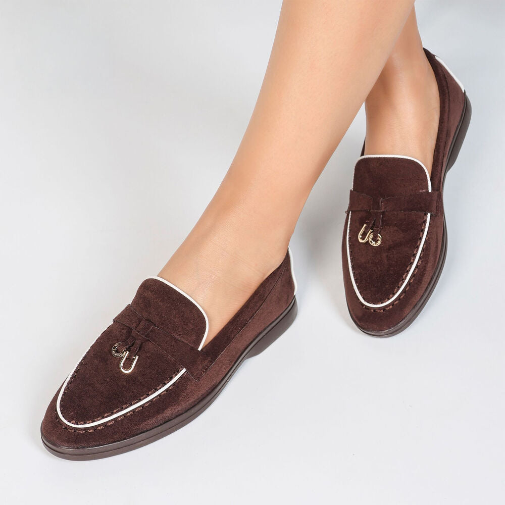 Mocassins avec breloque métallique
