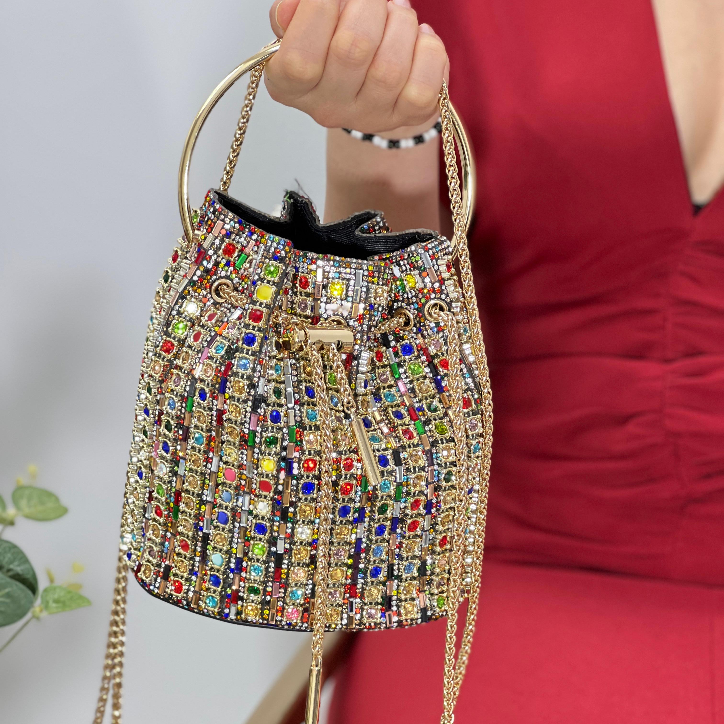 Petite pochette de soirée pour femme plein de diamants