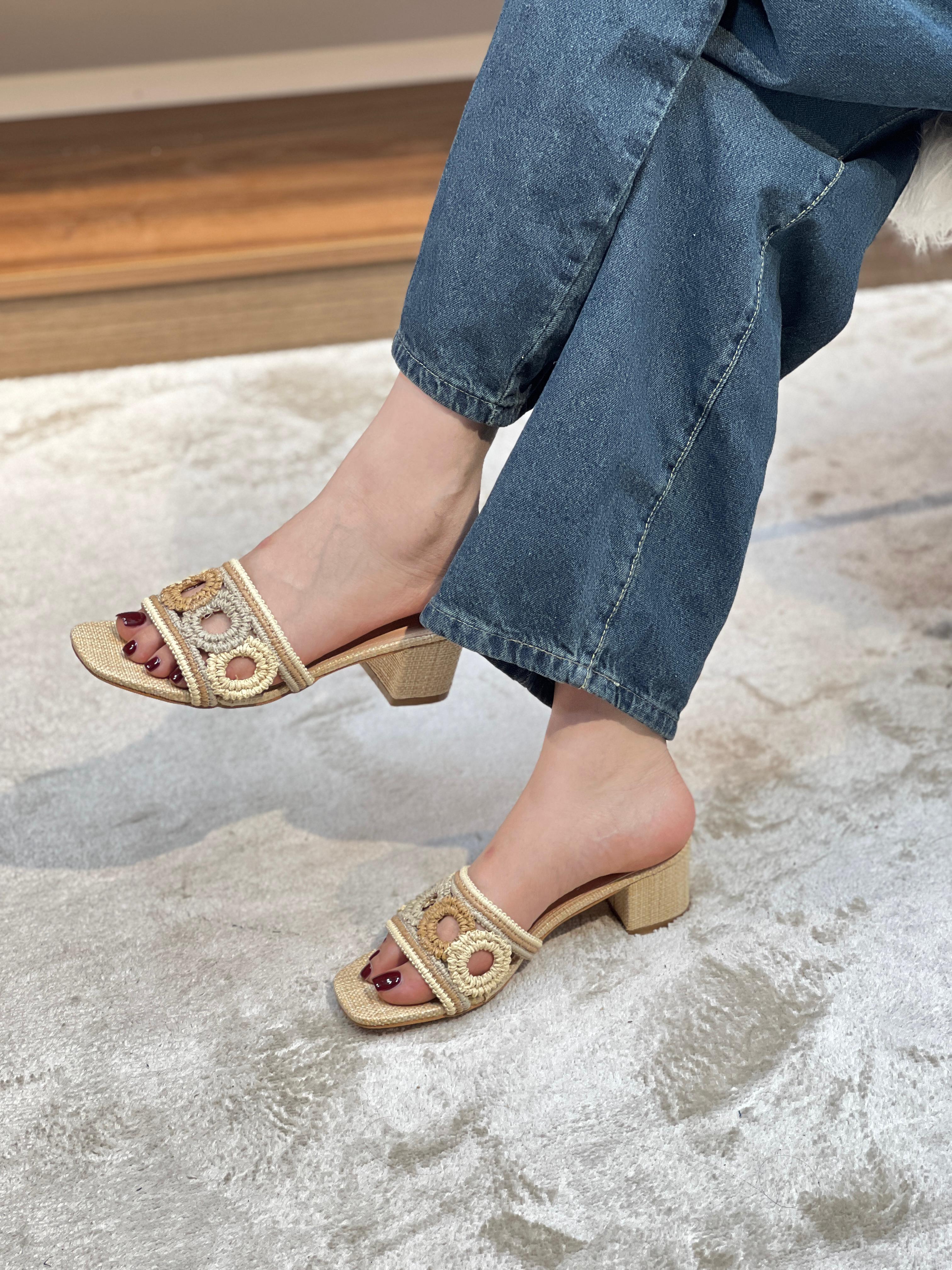 Sandale femme talon carré