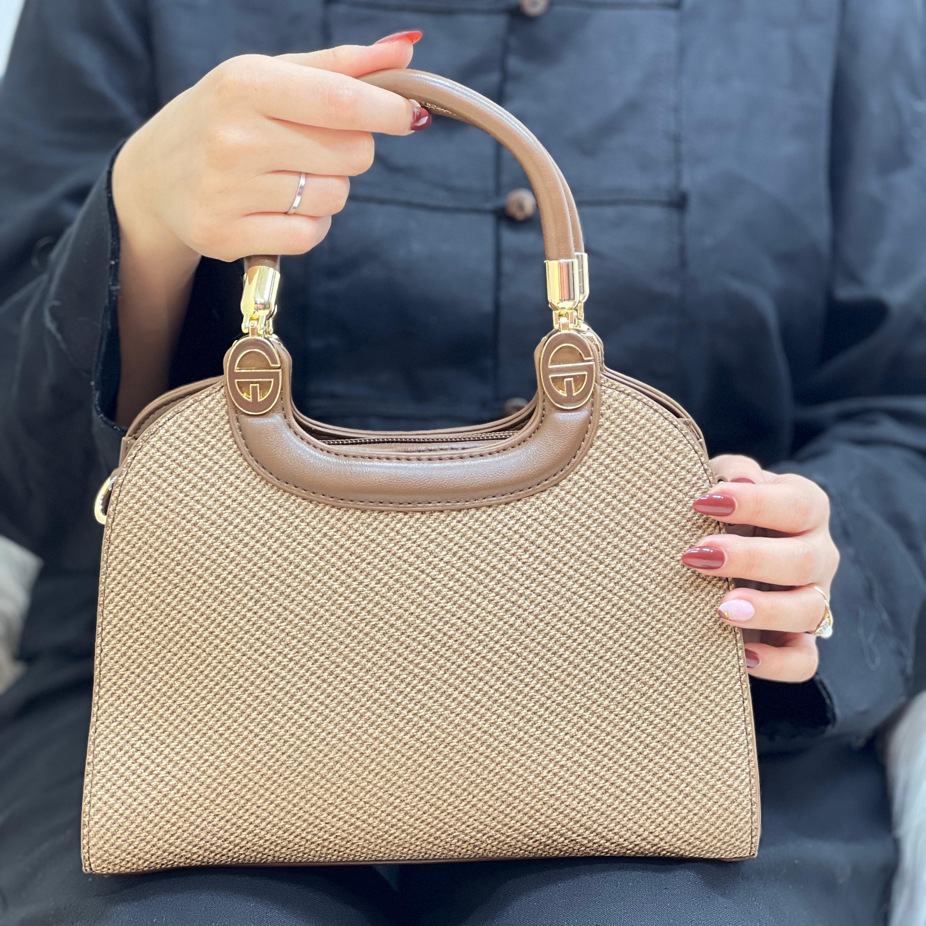 sac à main en cuir tressé