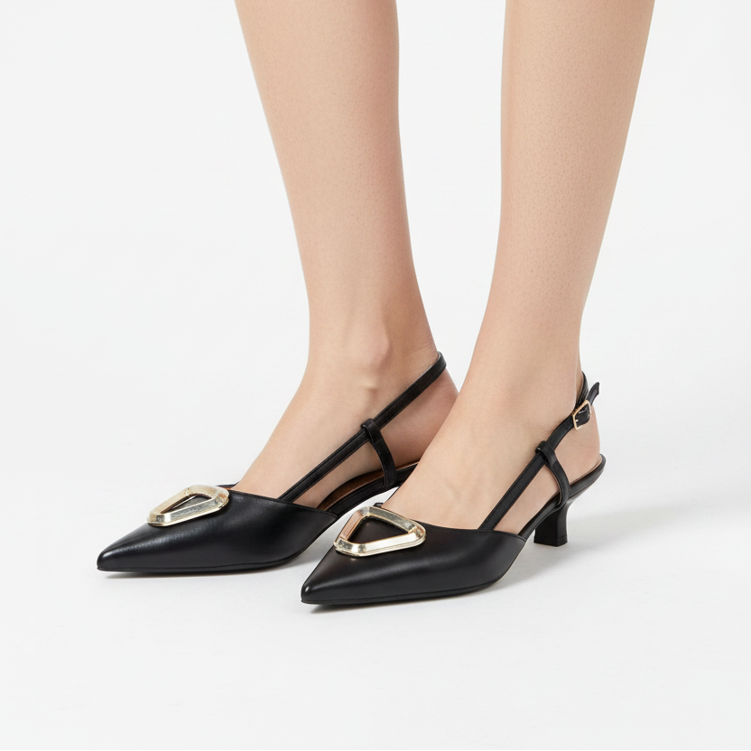 Escarpins Slingback Noirs à Boucle Triangulaire Dorée