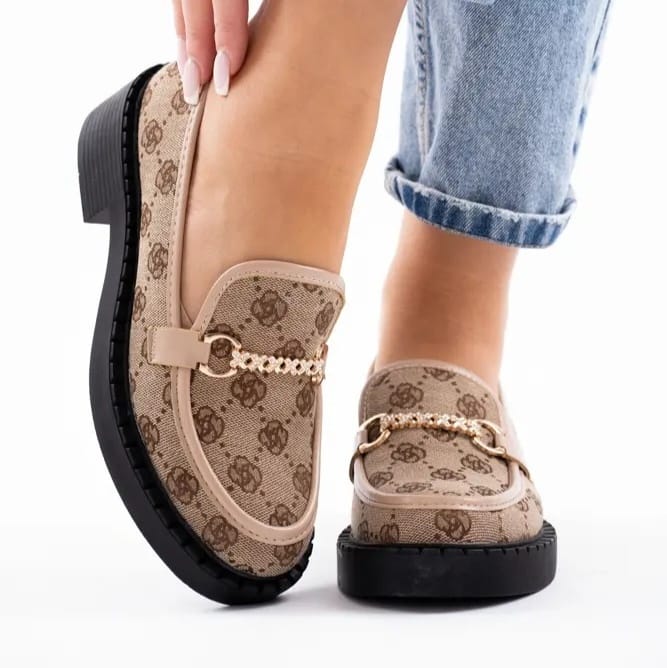 Mocassins plats pour femme avec chaîne doré