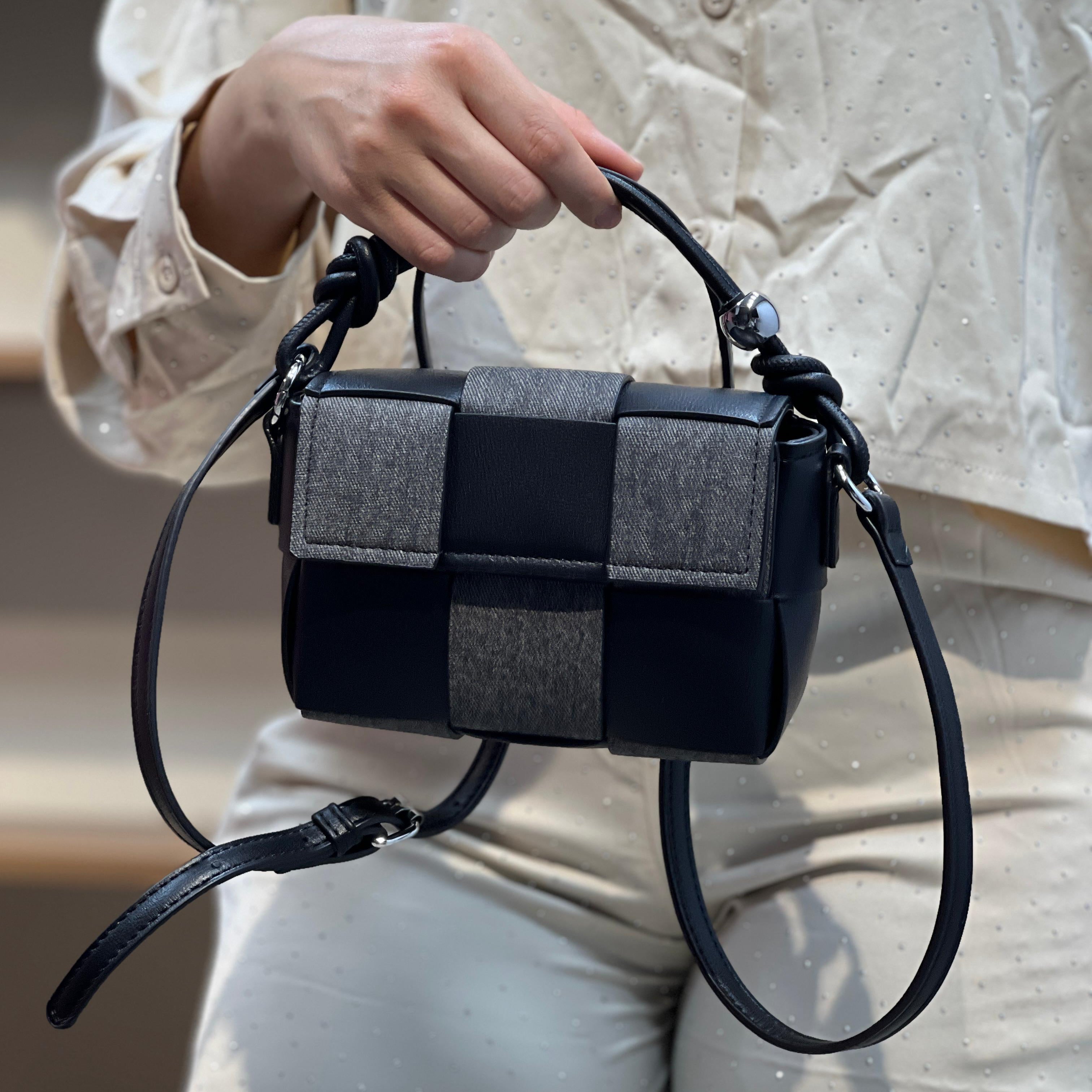 Pochette pour téléphone effet tissu tissé