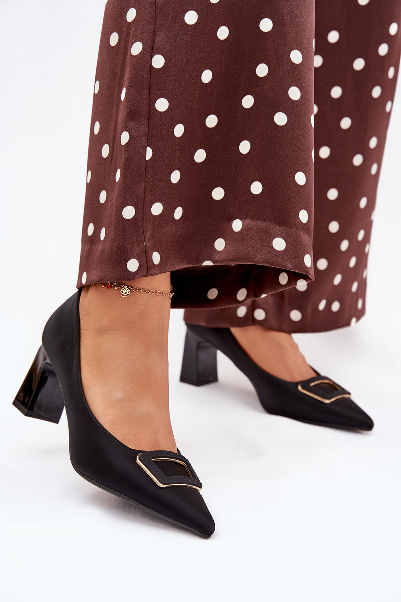 Escarpins avec boucle décorative