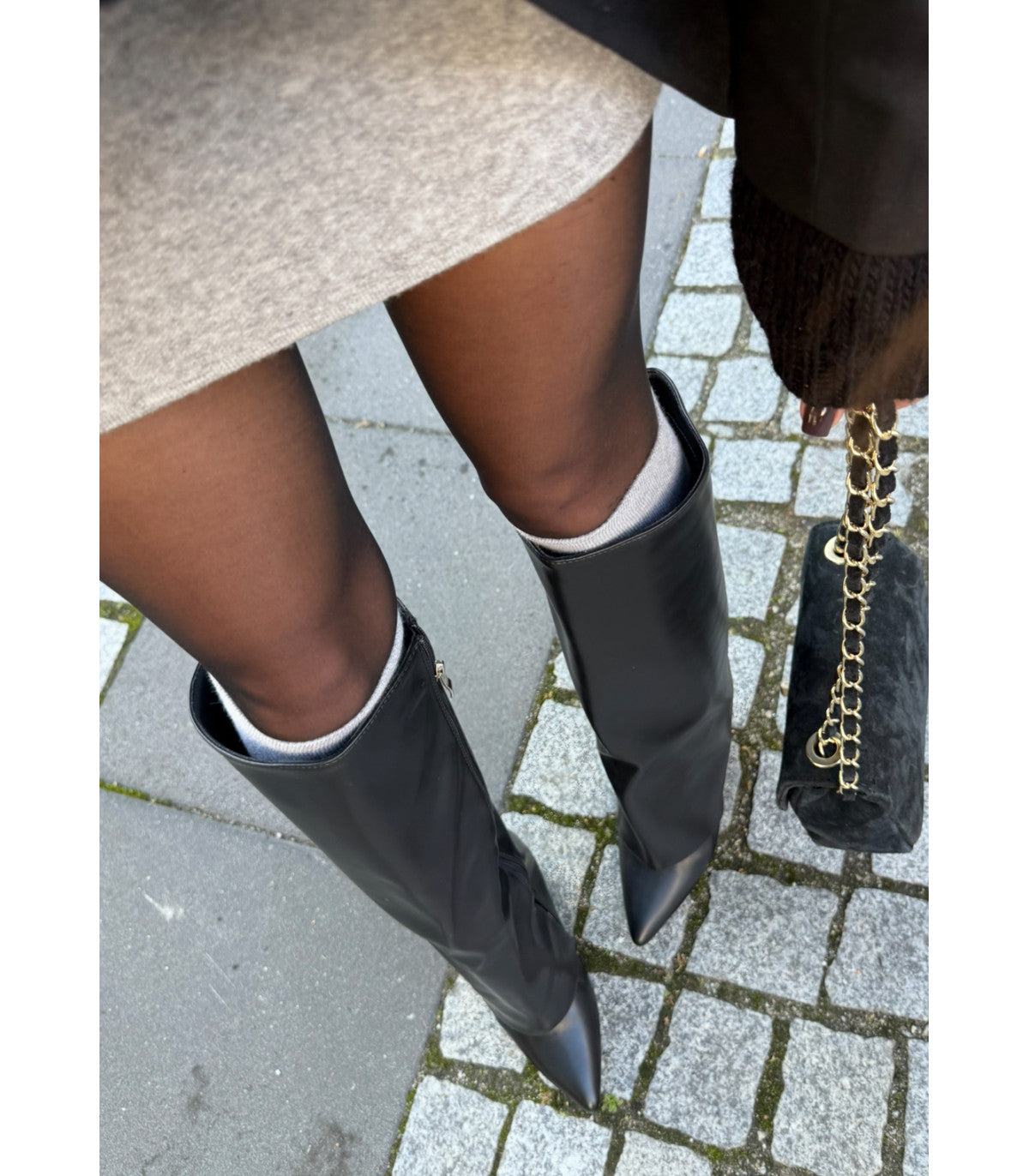 Bottes à talons Aiguilles avec une tige retroussée à la mode