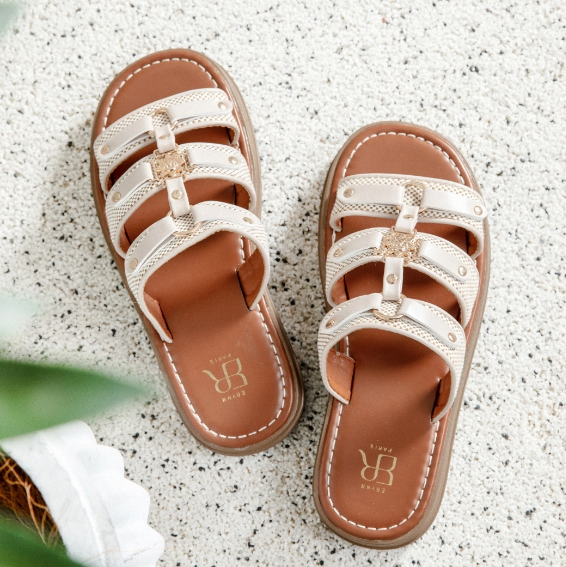 sandales plates pour femme avec brides