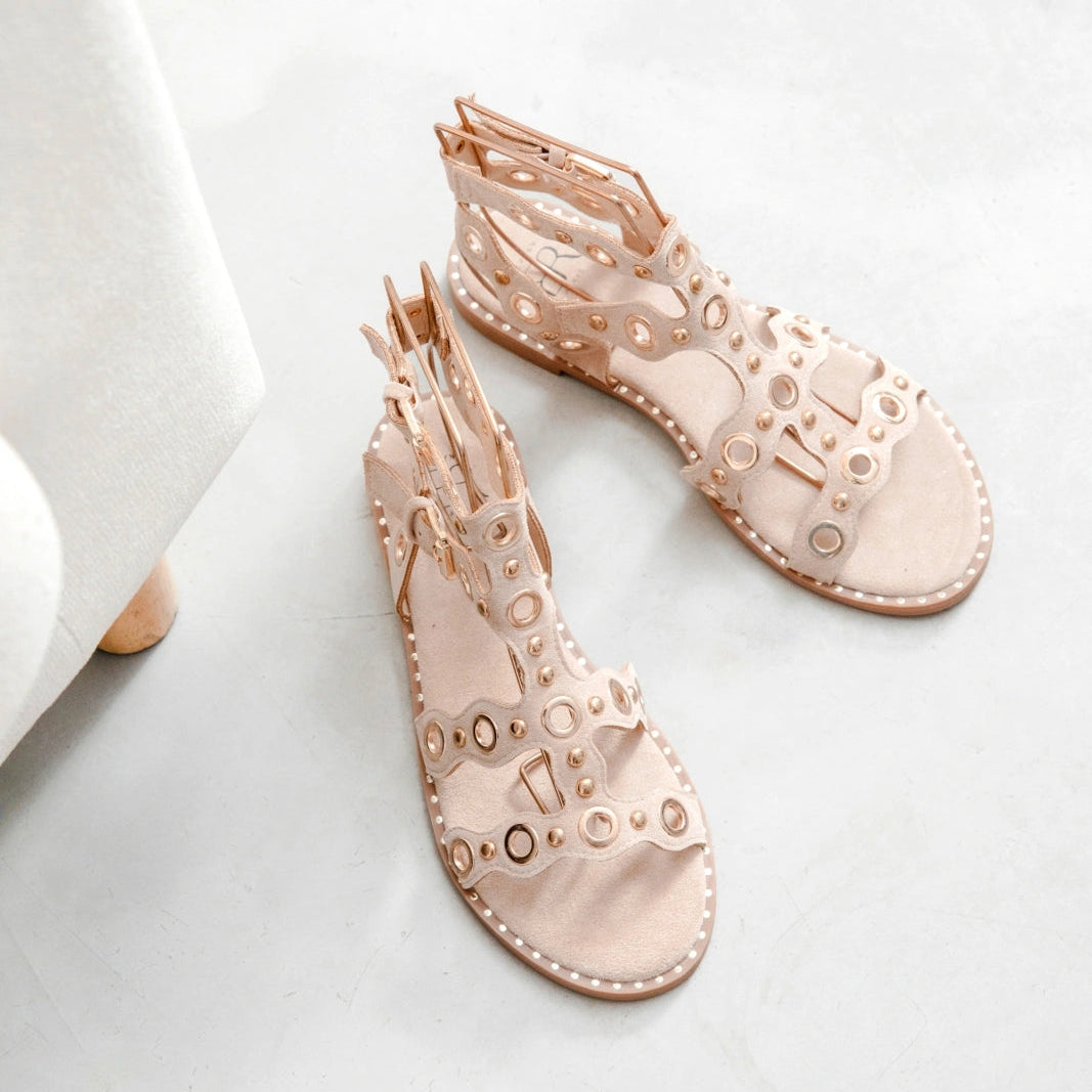 sandales plates de style spartiates