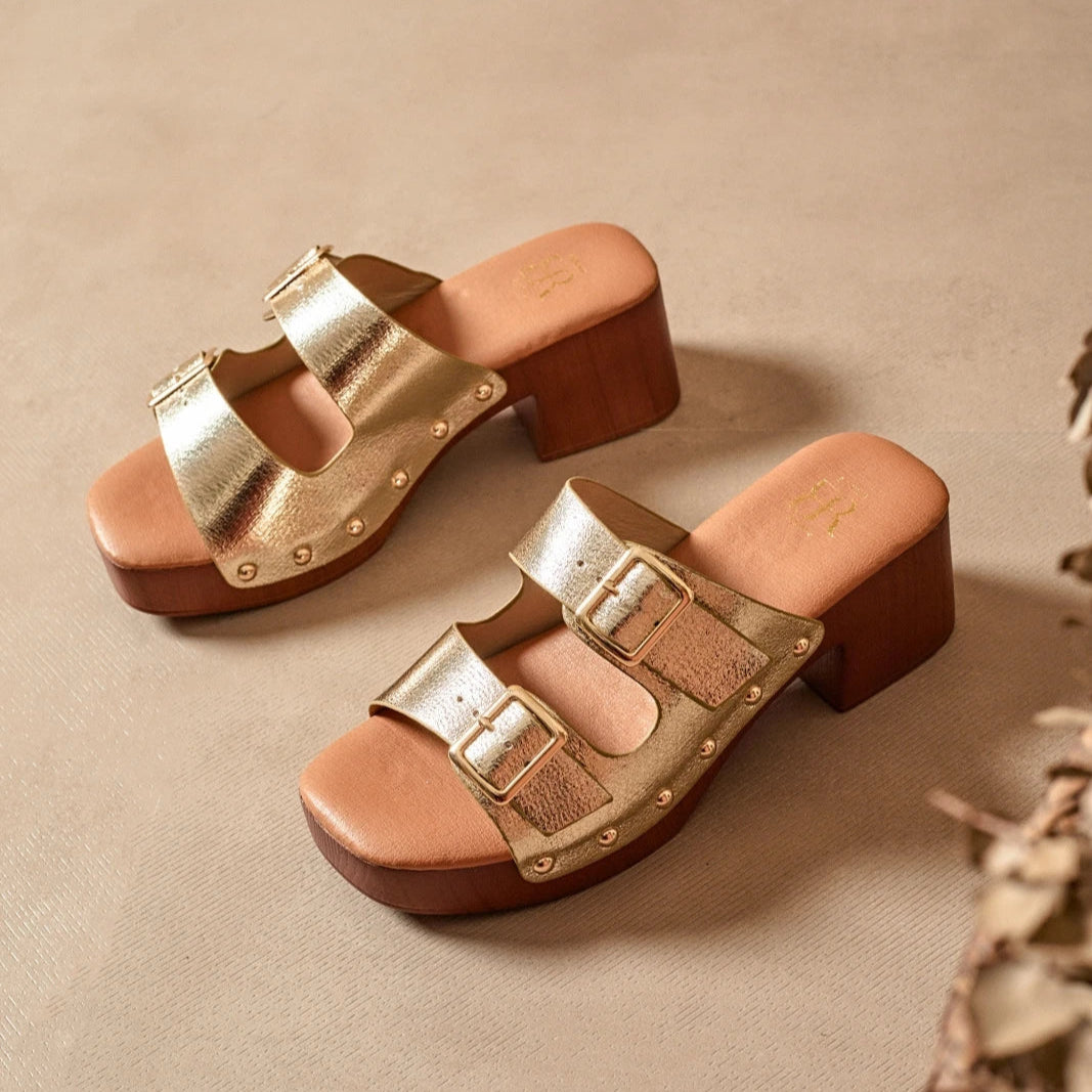 Sandale Noir et dorée en suédine à talons carrés et à détails dorés pour femme