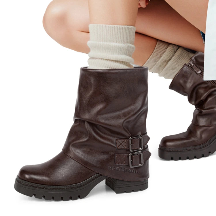 Demi bottes montantes à revers et boucles