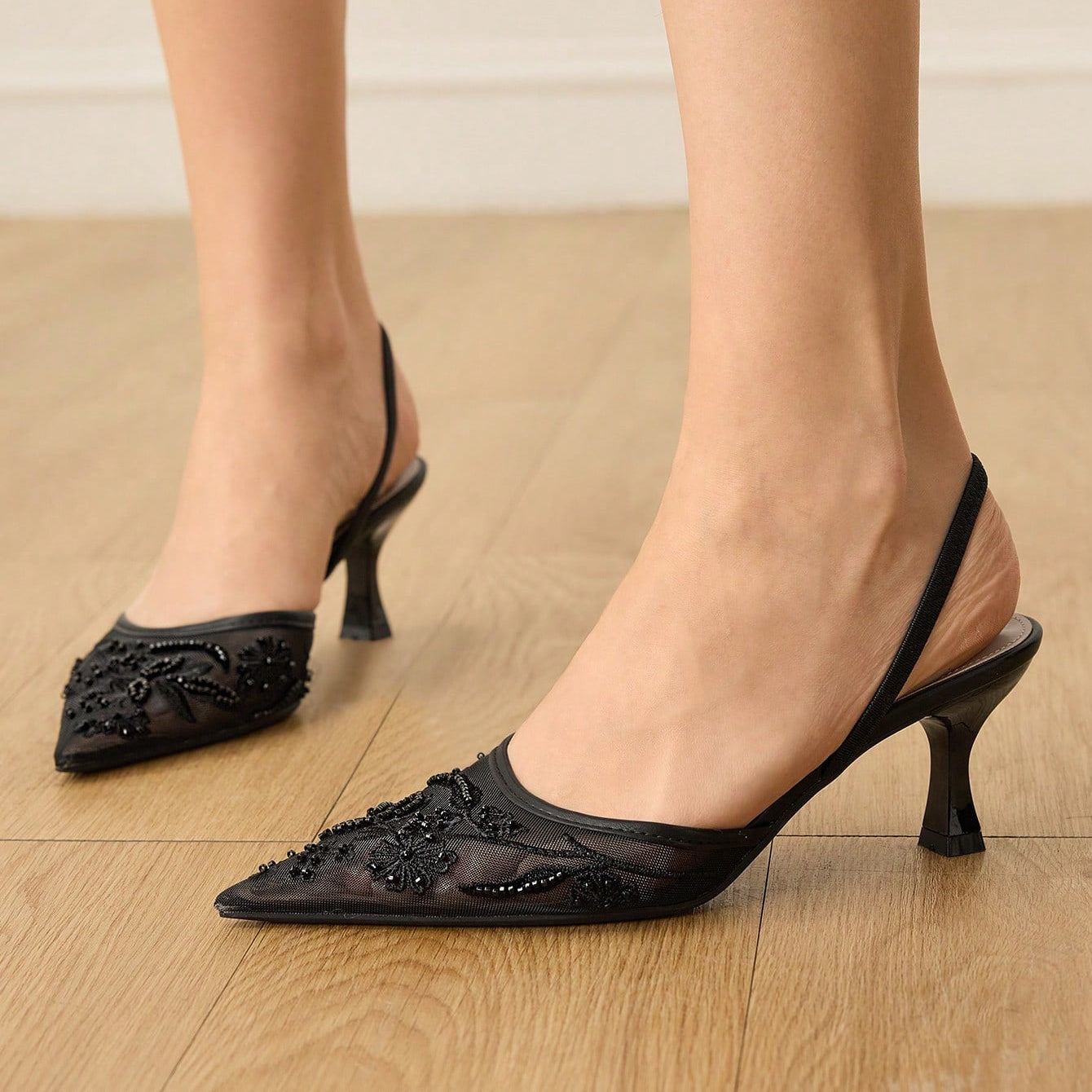 Escarpins Slingback en Résille Brodée