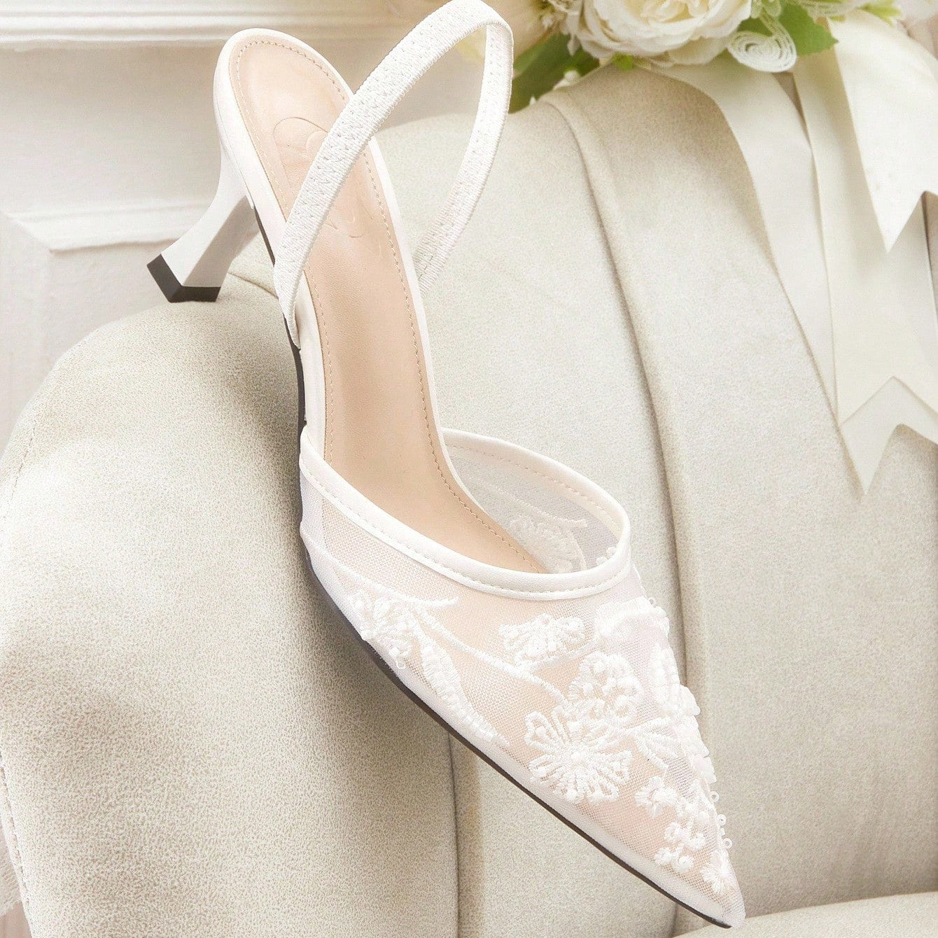 Escarpins Slingback en Résille Brodée