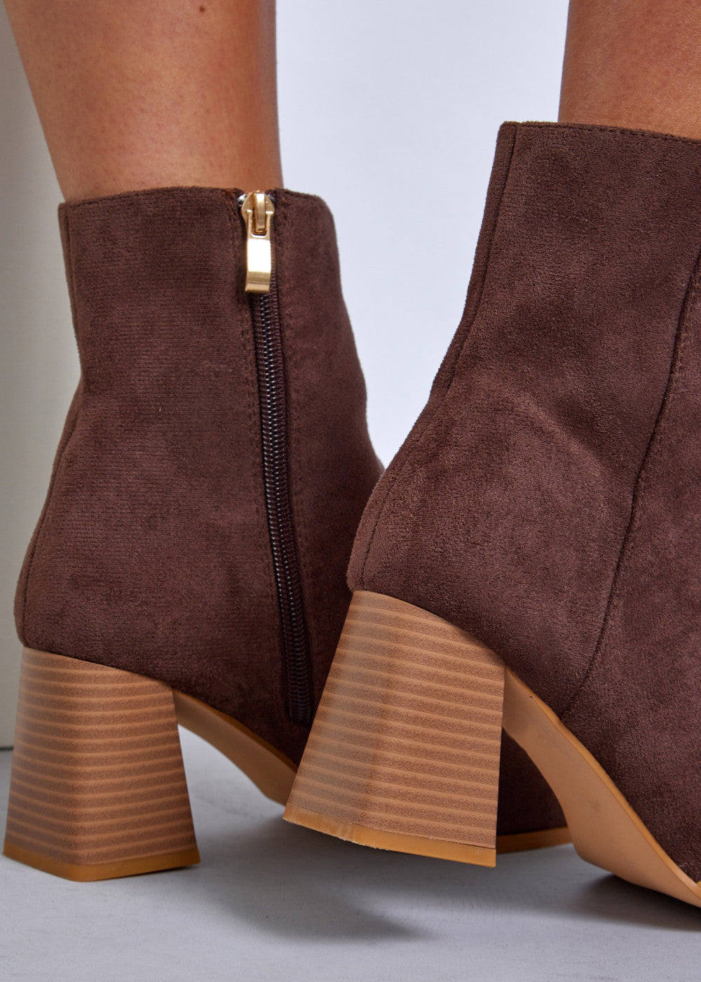 bottines pour femme en daim écologique avec fermeture éclair et talon