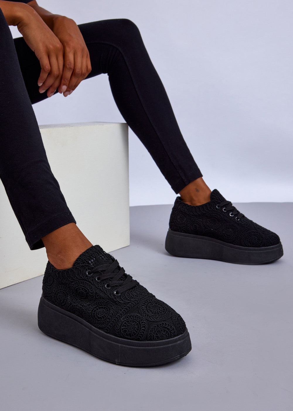 Baskets à plateforme en dentelle