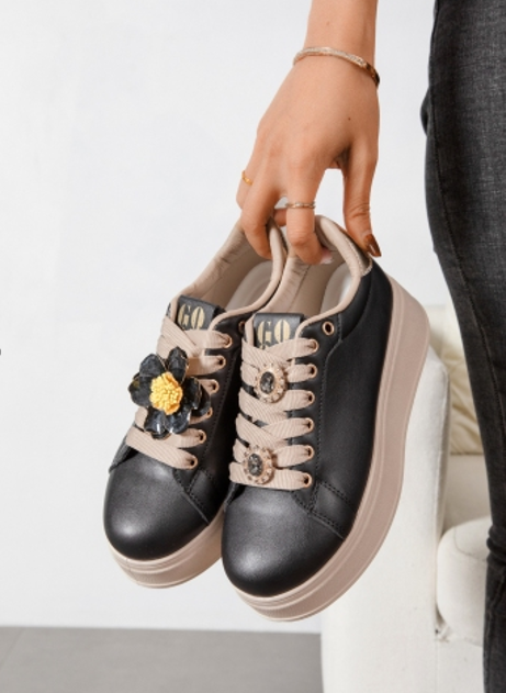 Baskets avec détails décoratifs