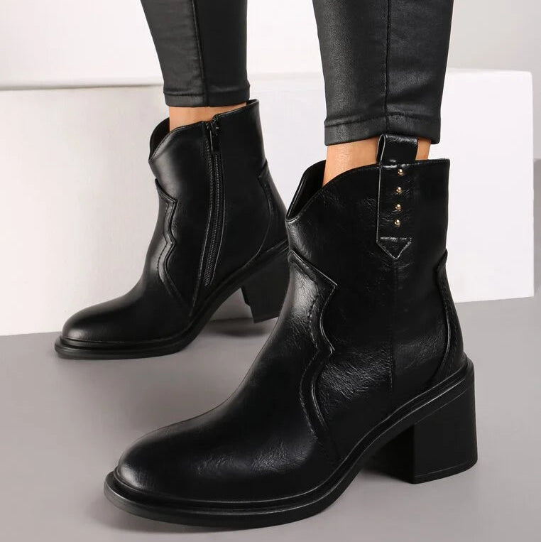 Demi bottes à gros talon noires