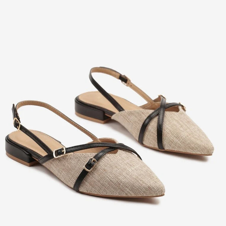 Ballrines noires à bout pointu avec brides à boucle
