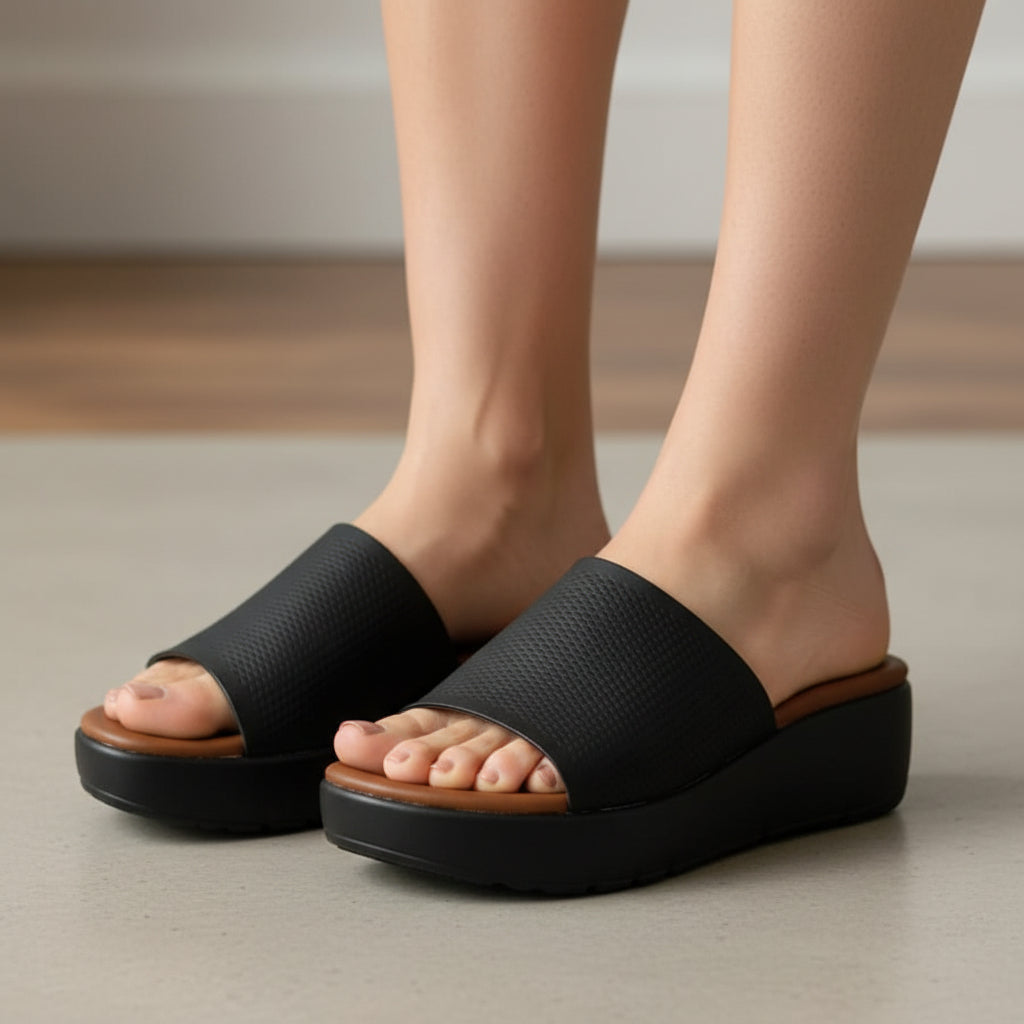 Sandale compensée élégante