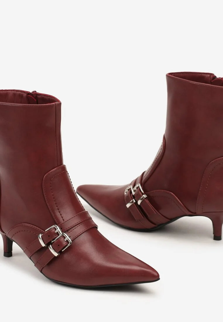 Demi bottes à talons aiguilles avec bouts pointus et boucles
