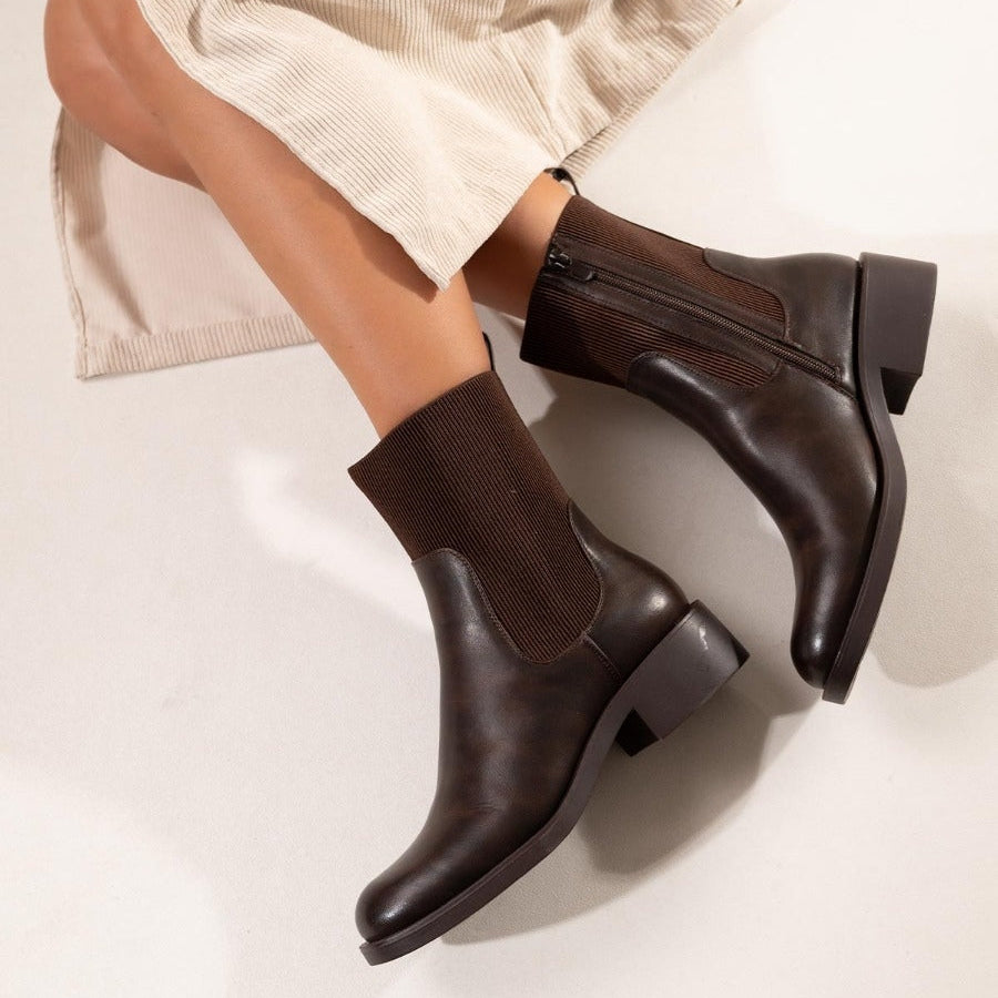 Bottines en simili et tissu côtelé