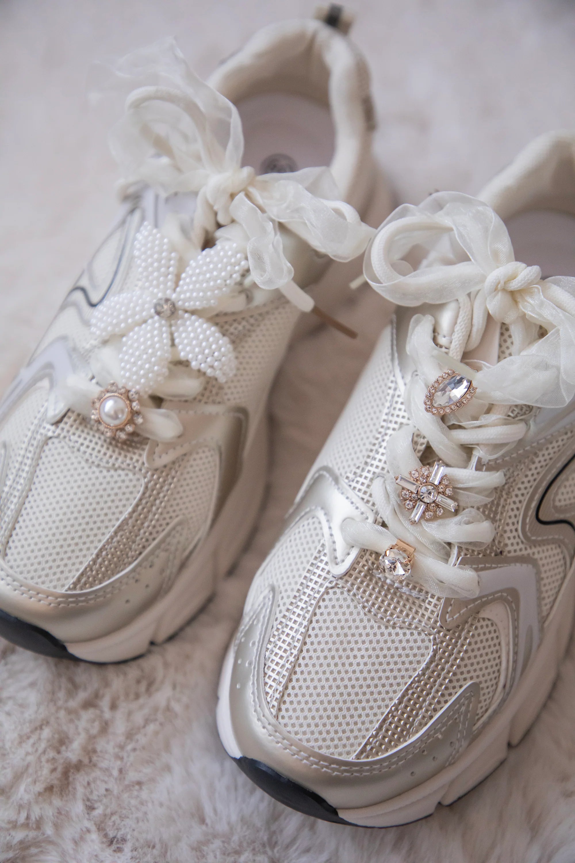 Baskets plateforme bijou fleur perles