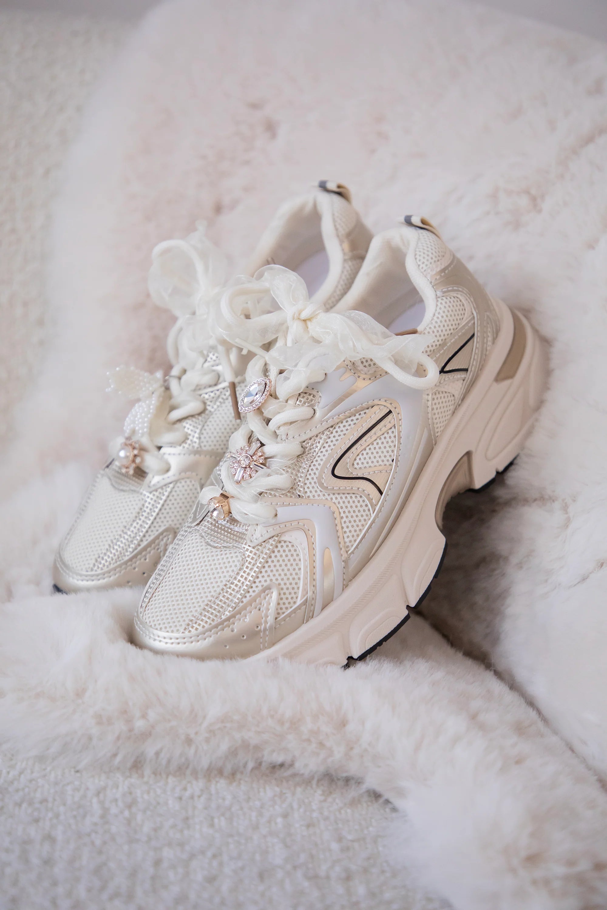 Baskets plateforme bijou fleur perles