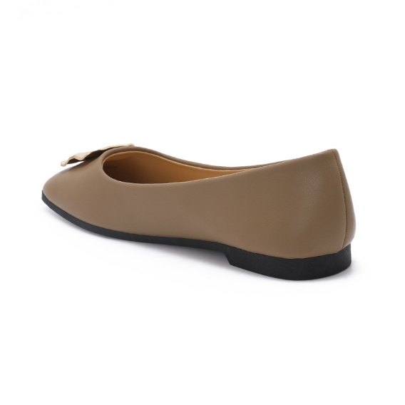 Ballerines à détail métallique