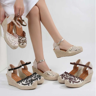 Espadrilles Compensées à Broderie Anglaise
