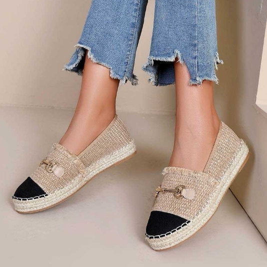 Espadrilles à bout noir et boucle